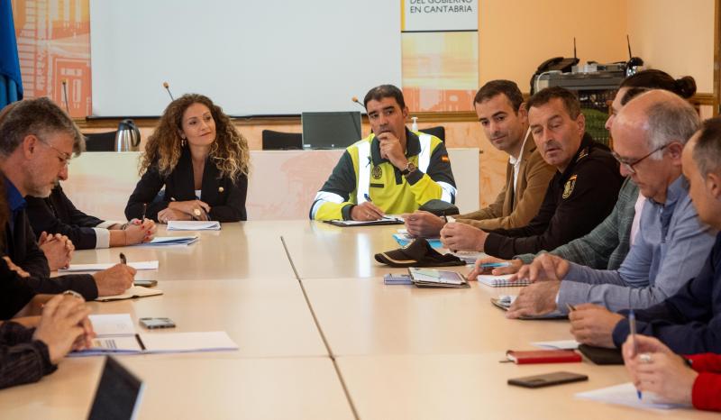 Cantabria dispondrá de 46 quitanieves y 16.110 toneladas de fundentes para mantener limpias las carreteras durante los temporales de nieve<br/><br/>