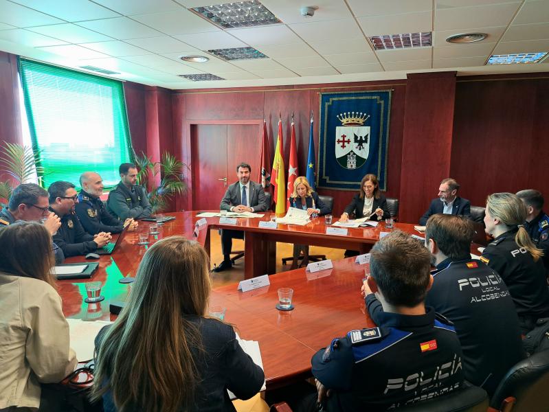 La subdelegada copreside la Junta Local de Seguridad de Alcobendas sobre el dispositivo para las Fiestas de San Isidro y el balance de los datos de seguridad 