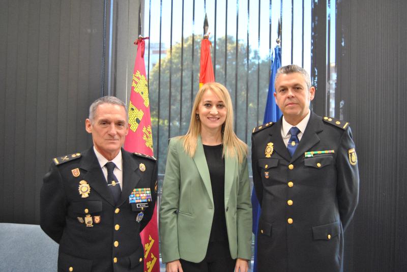 La delegada del Gobierno recibe al inspector-jefe de la Policía Nacional Miguel Marcos Castro Martín, nuevo jefe de la Comisaría Local de Molina de Segura