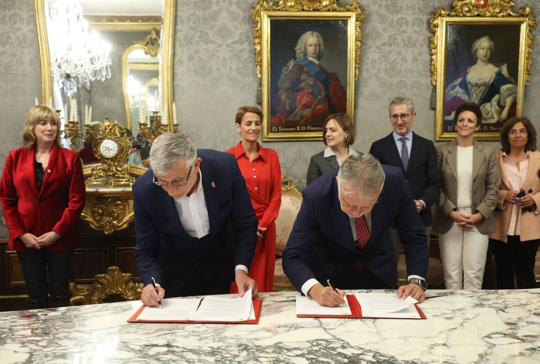 Firma del acuerdo para iniciar la reforma de la LORAFNA